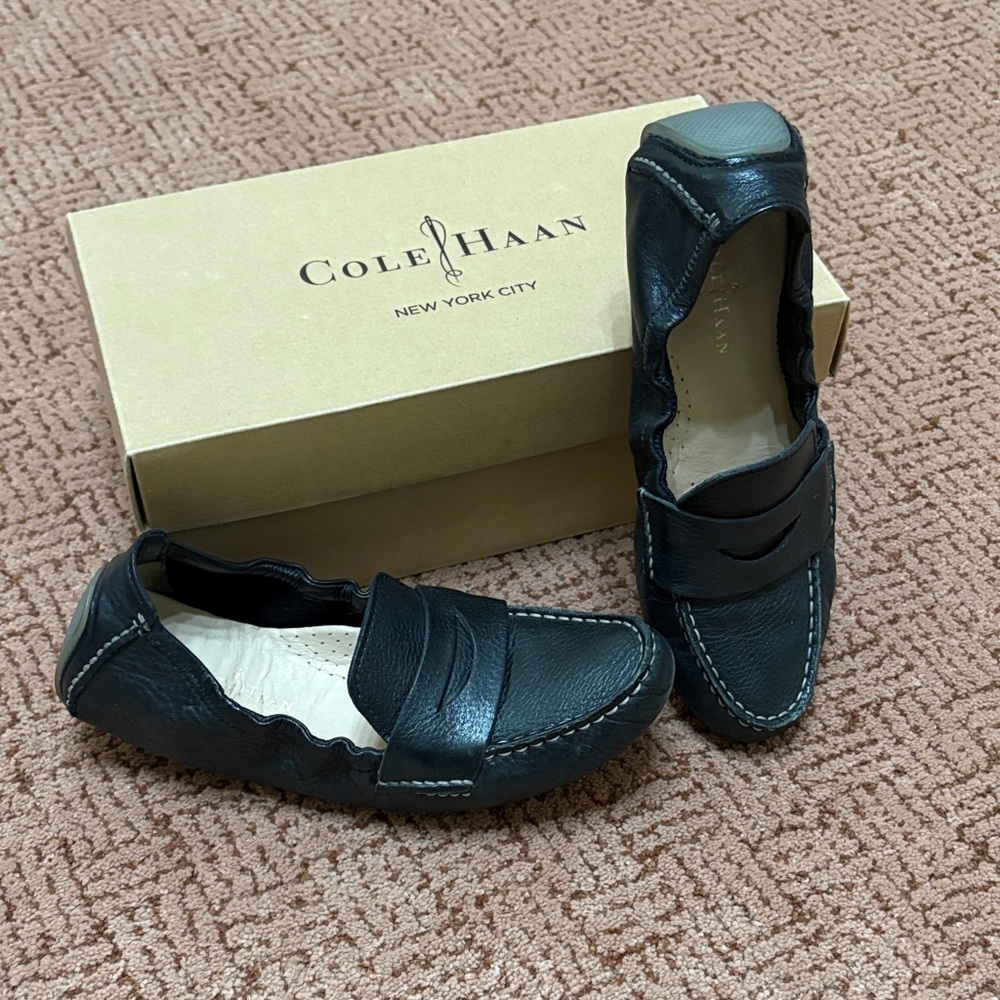 Cole Haan Black Leather Ladies 5B Slip-Ons